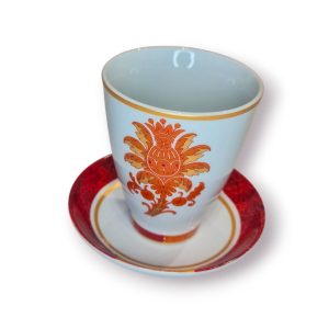 🍵 Conjunto Chávena e Pires “Multiple Choice” – Porcelana Decorada